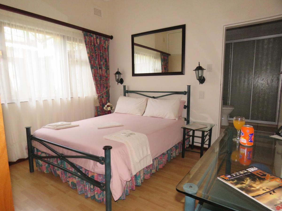 Mdoni House Guest Lodge พอร์ตเชพสโตน ภายนอก รูปภาพ